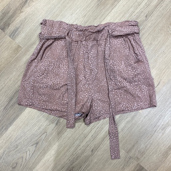 Thread & Supply Paperbag Waist Shorts - Picture 2 of 9